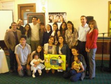 Professori, studenti, rappresentanti dell'Orfanotrofio e di Ayuda Directa